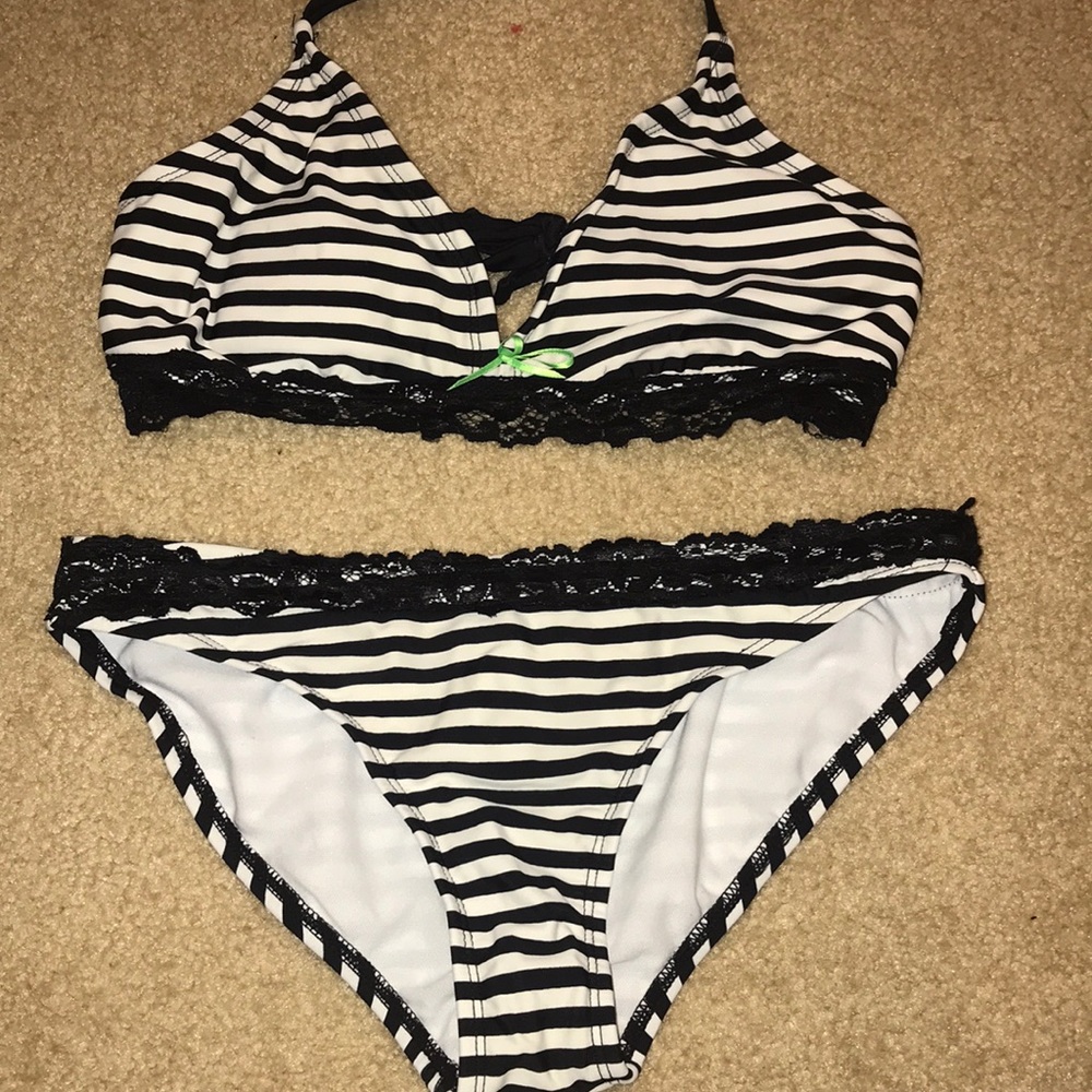Striped lace bikini